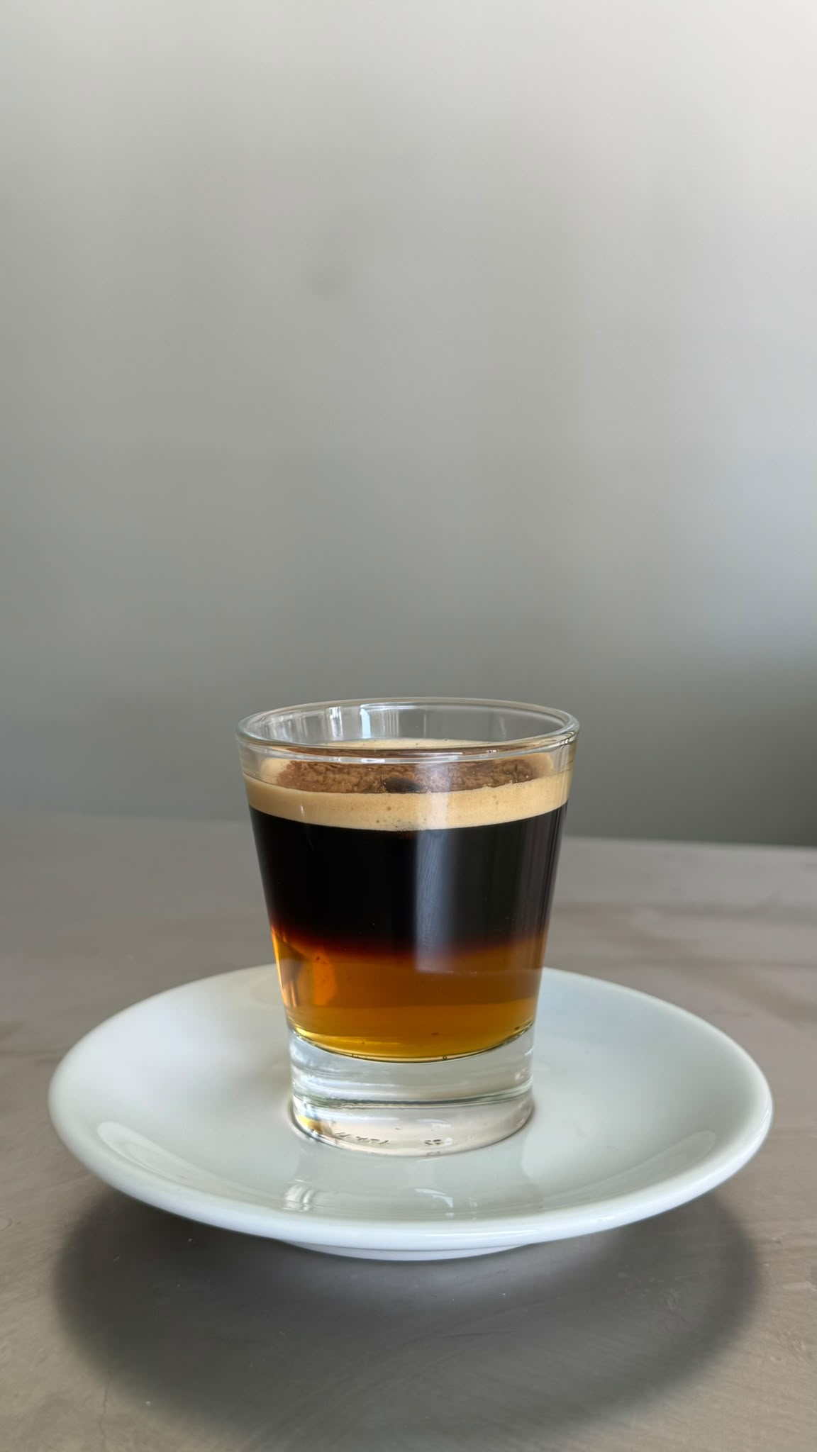 Café cremaet del Restaurante Los Pinochos, mitad café y mitad macerado de ron canela y cítricos, servido en vaso de cristal
